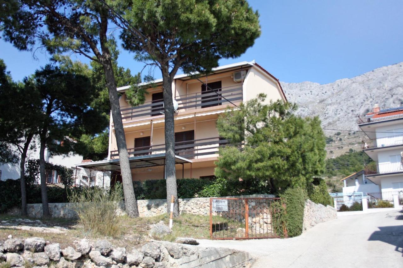 Apartments By The Sea Nemira, Omis - 5884 Tice Kültér fotó
