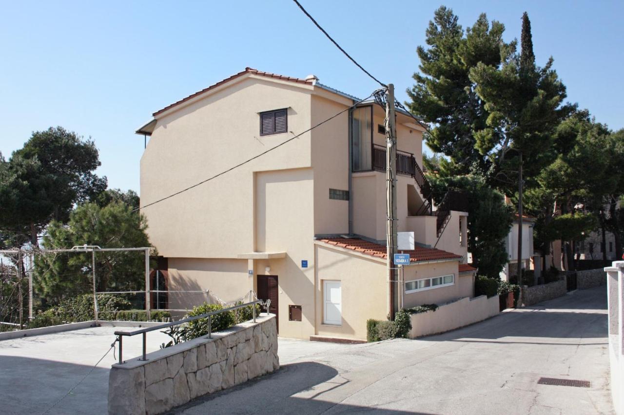 Apartments By The Sea Nemira, Omis - 5884 Tice Kültér fotó
