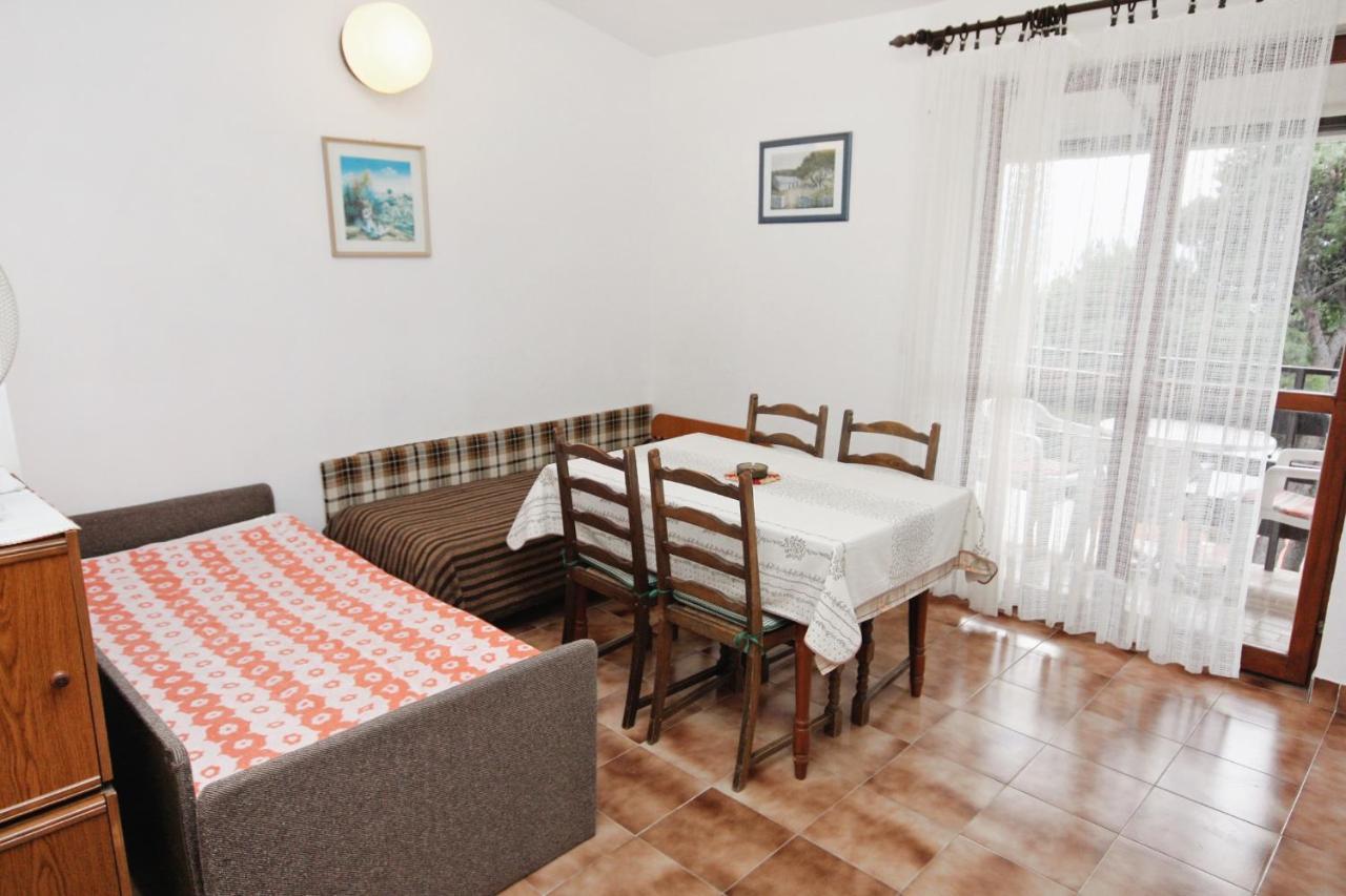 Apartments By The Sea Nemira, Omis - 5884 Tice Kültér fotó